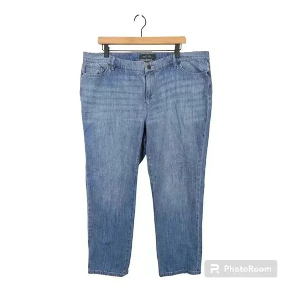 Lauren Ralph Lauren Denim - LRL Lauren Jeans Co. Women's Light Wash Cropped Boyfriend Fit Jeans, Size 16W